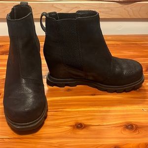 Sorel black boots